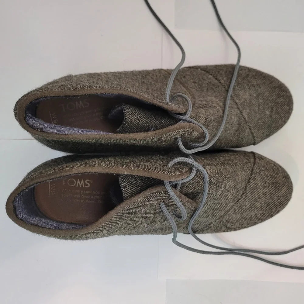 TOMS Desert Wedge Womens Olive Herringbone Lace Up Booties Shoes Size 6W